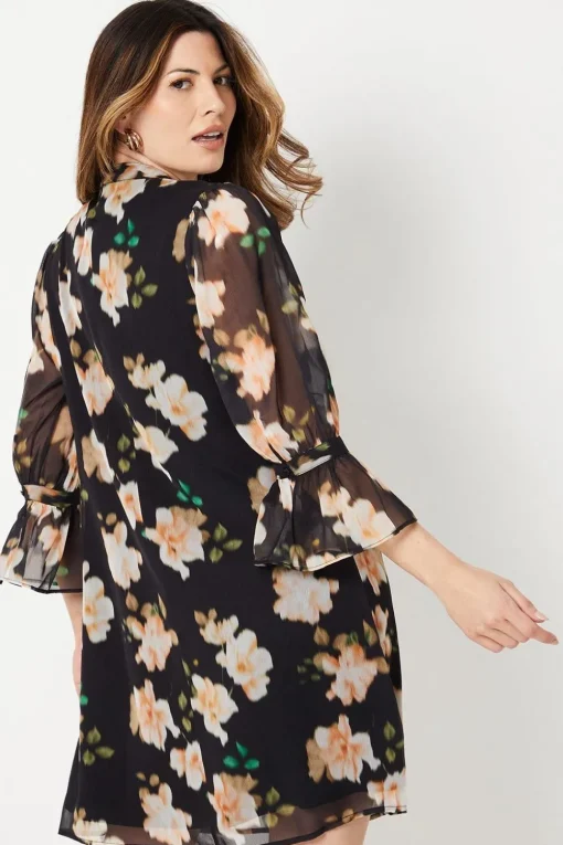 Blurred Floral V-neck Shift Dress