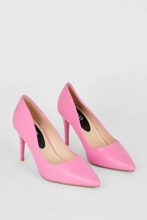 Dashing Court Shoes