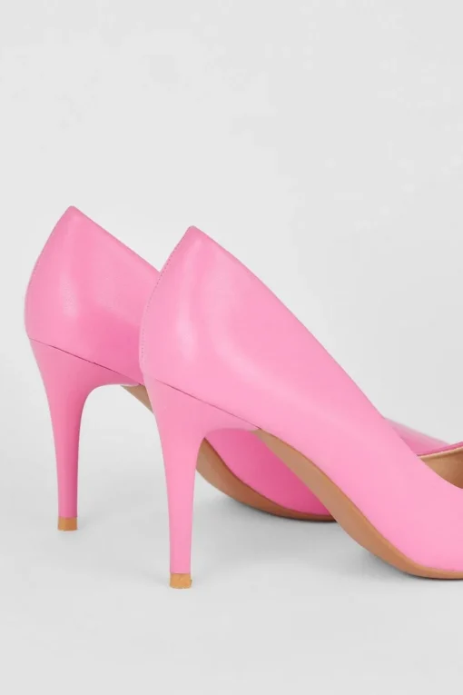 Dashing Court Shoes