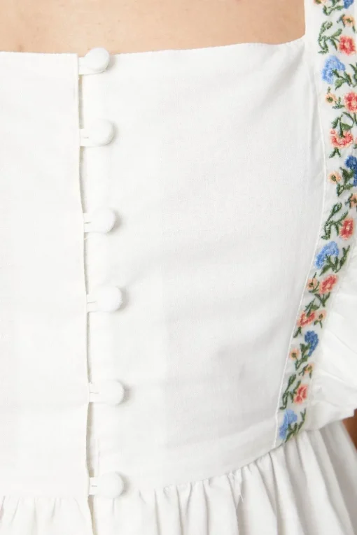 Embroidered Sleeveless Blouse