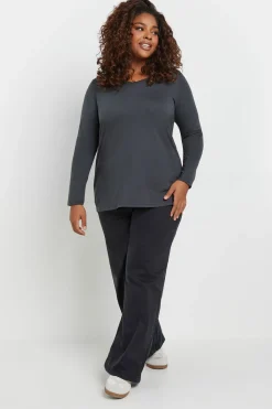 Essential Long Sleeve V-Neck Top