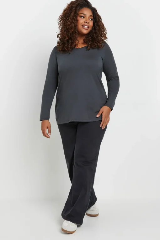 Essential Long Sleeve V-Neck Top