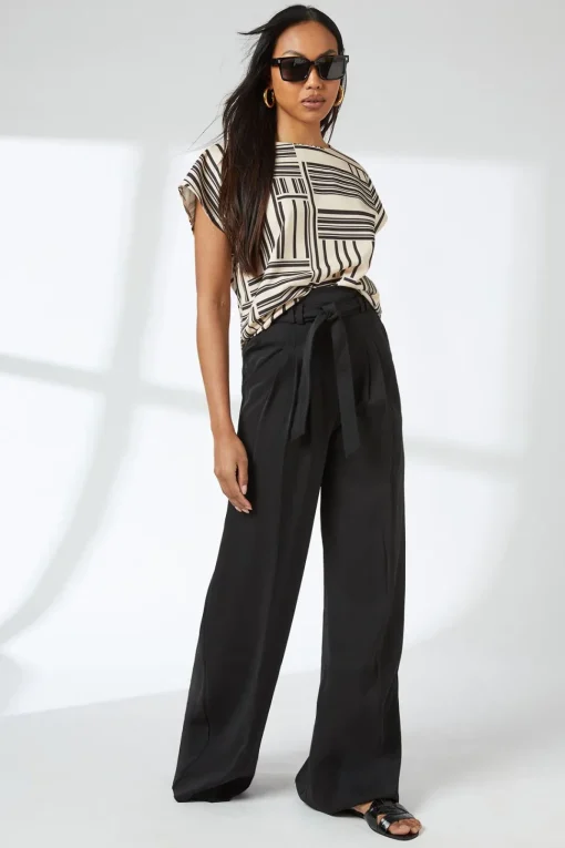 Mono Geo Print Short Sleeve Top