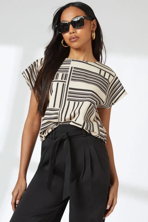 Mono Geo Print Short Sleeve Top