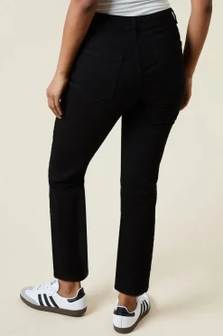 Petite Comfort Stretch Slim Mom Jean