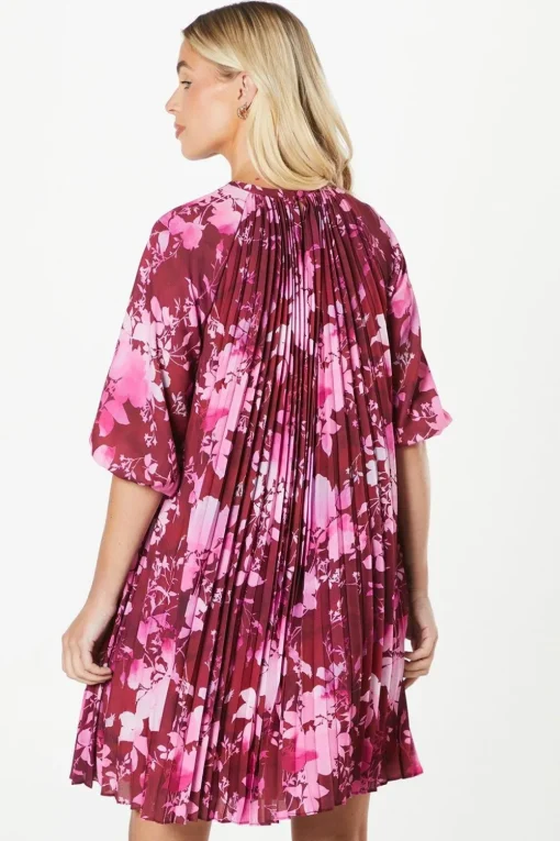 Petite Floral Pleated 3/4 Sleeve Shift Dress