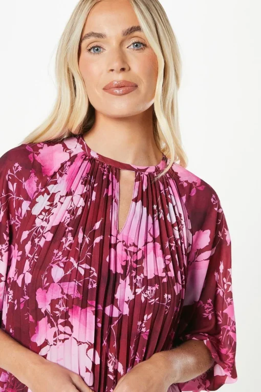 Petite Floral Pleated 3/4 Sleeve Shift Dress
