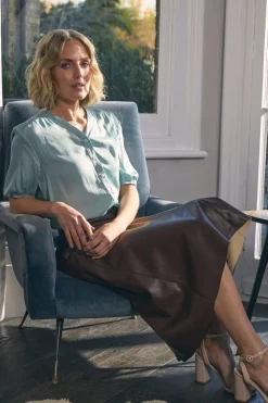 Plain V-Neck Puff 1/2 Sleeve Shirt