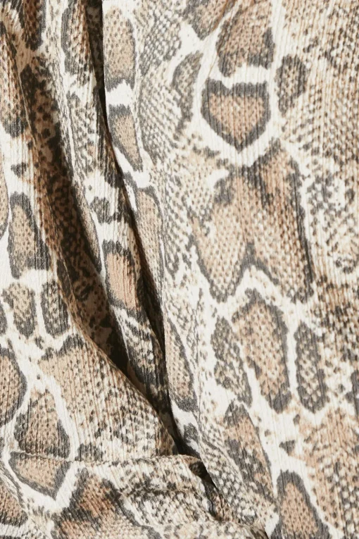 Snake Key Hole Wrap Long Sleeve Top