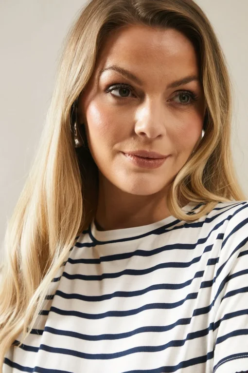 Striped Scallop Detial Relaxed T-Shirt