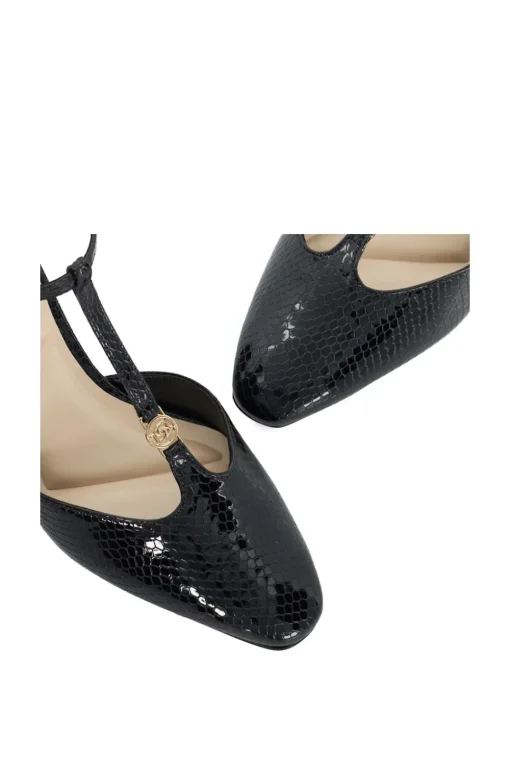 'Chic' Court Shoes
