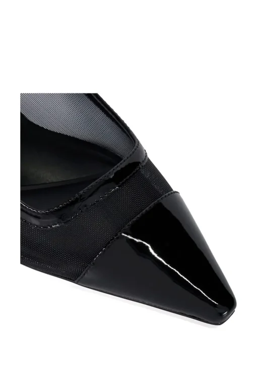 'Closed' Strappy Heels