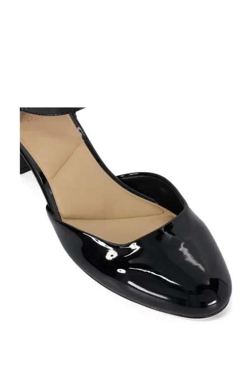 'Dominos' Court Shoes