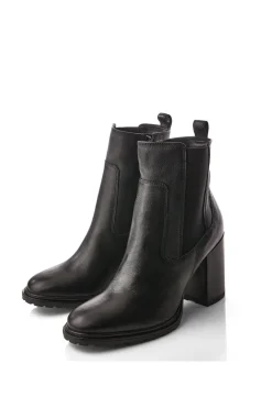 'Kayari' Leather Heeled Boots
