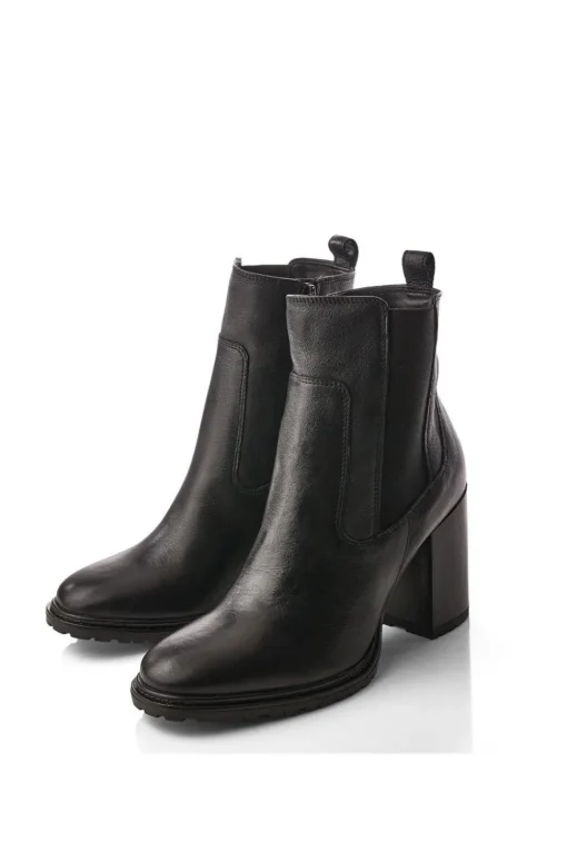 'Kayari' Leather Heeled Boots